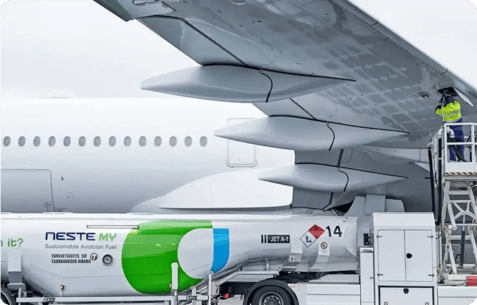 A picture of NESTE providing SAF (biofuel) for an unidentifiable airplane.